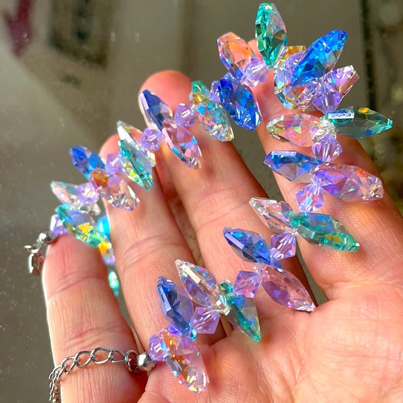 Aurora Borealis crystal pink blue white bracelet - Picture 3 of 6